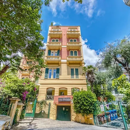 Elegant In By The Town Centre Sanremo