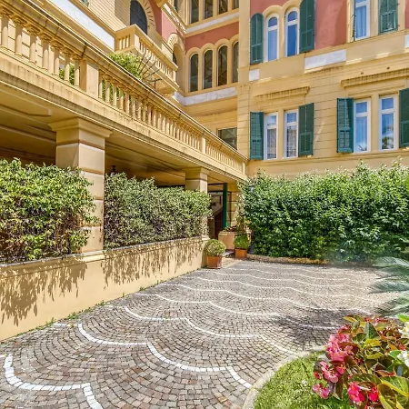 Elegant In By The Town Centre * Sanremo